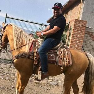 Meet your Posher, Roger